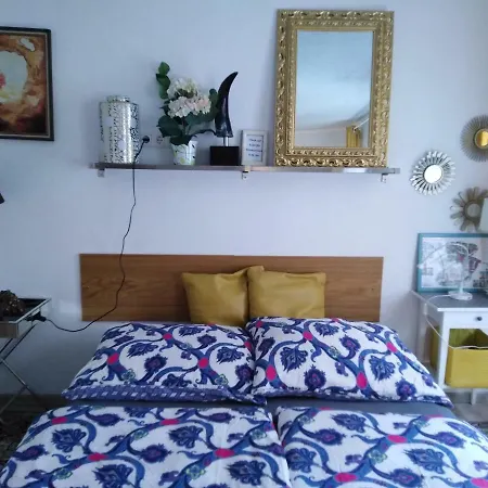 Zimmervermietung Am Stadtplatz / Bhf 8 Min / A8 Apartment *